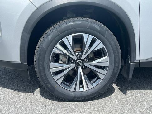 Used 2022 Nissan Rogue SV image 11