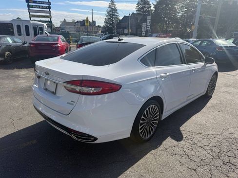 Used 2017 Ford Fusion SE FWD image 3