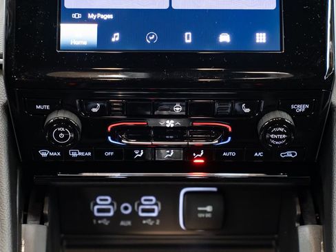 New 2026 Jeep Grand Cherokee Laredo image 13