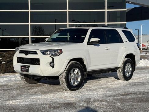 Used 2024 Toyota 4Runner SR5 image 7