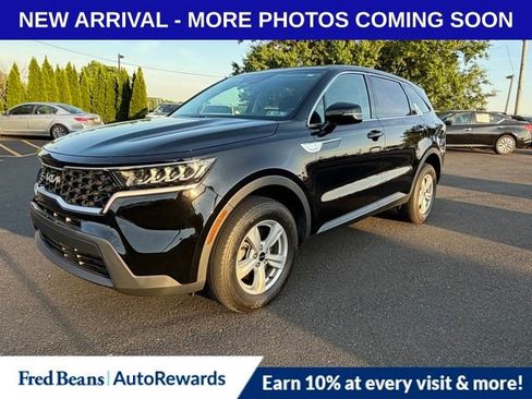 Used 2023 Kia Sorento LX AWD/4WD image 3