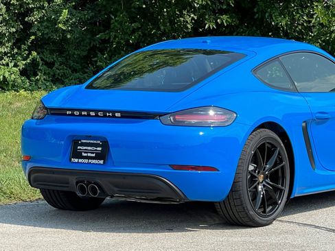 Certified 2025 Porsche 718 Cayman RWD image 9