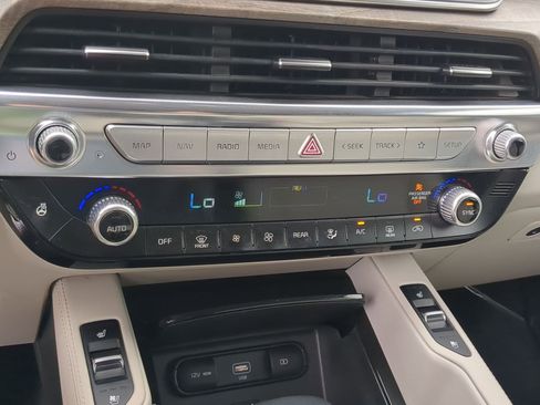 Used 2021 Kia Telluride SX w/ SX Prestige Package image 18