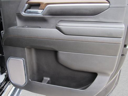 Used 2024 Chevrolet Silverado 2500 High Country image 46