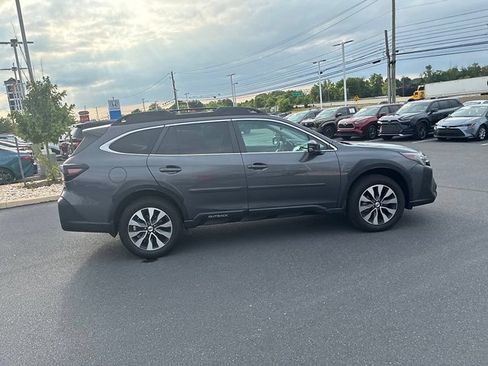 Used 2023 Subaru Outback Limited AWD/4WD image 6