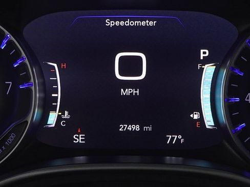 Used 2024 Chrysler Pacifica Touring-L image 15