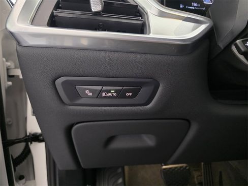 Used 2026 BMW X5 sDrive40i image 25