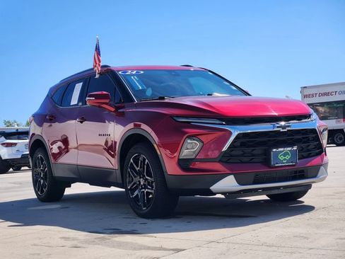 Used 2024 Chevrolet Blazer LT AWD/4WD image 3