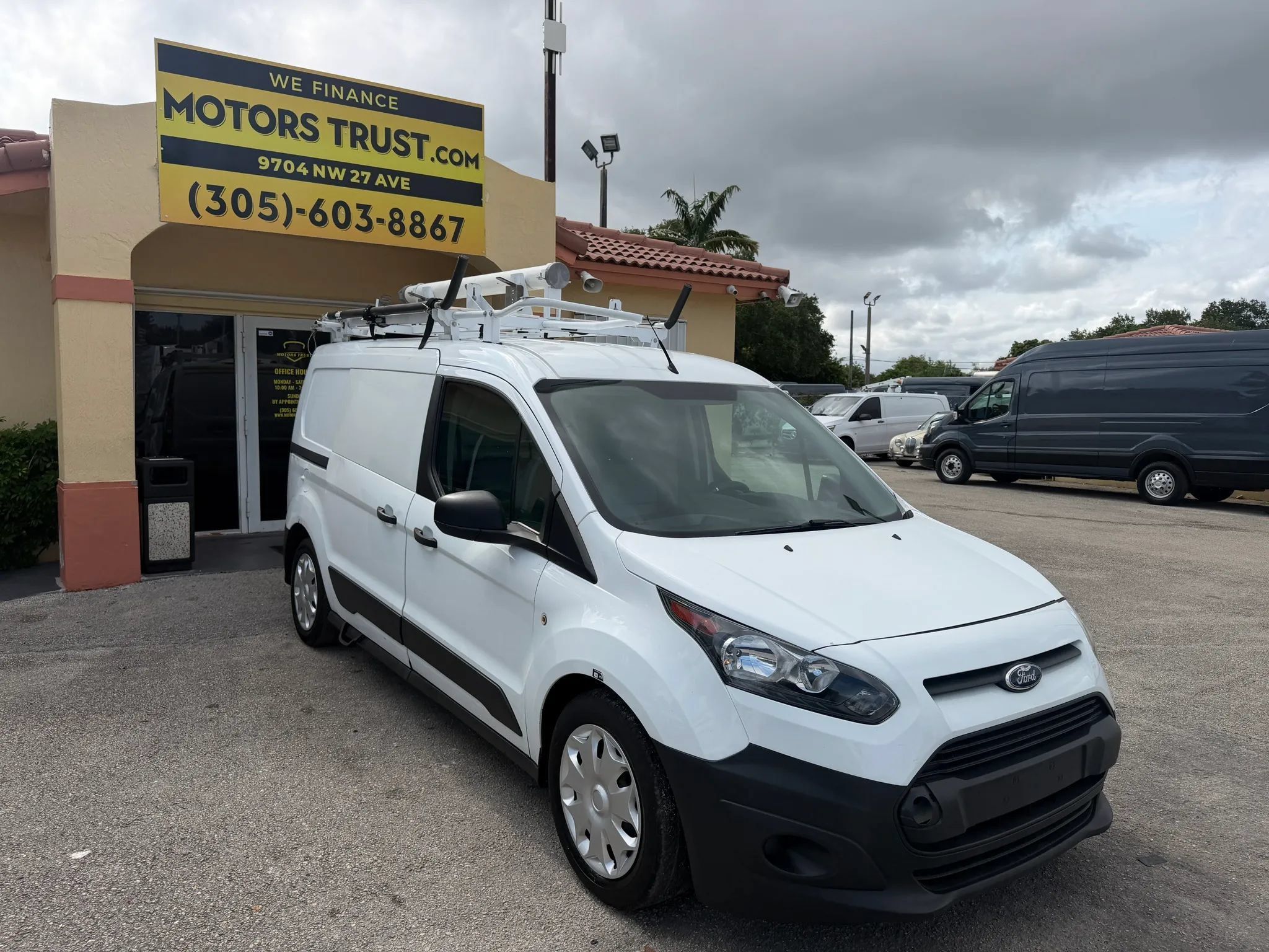 Used 2016 Ford Transit Connect XL FWD image 8
