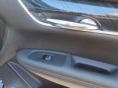 Used 2021 Cadillac XT6 Premium Luxury image 12