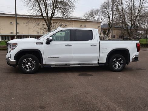 Used 2024 GMC Sierra 1500 SLT image 3