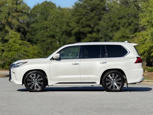 Used 2018 Lexus LX 570 4WD w/ Luxury Package image 9