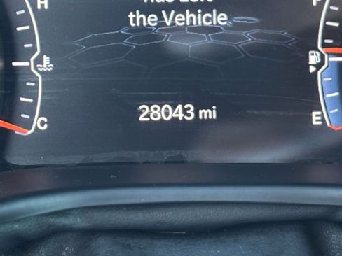 Used 2025 Jeep Compass Trailhawk image 40