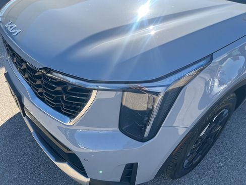Certified 2025 Kia Sorento S w/ Panoramic Sunroof Package image 29