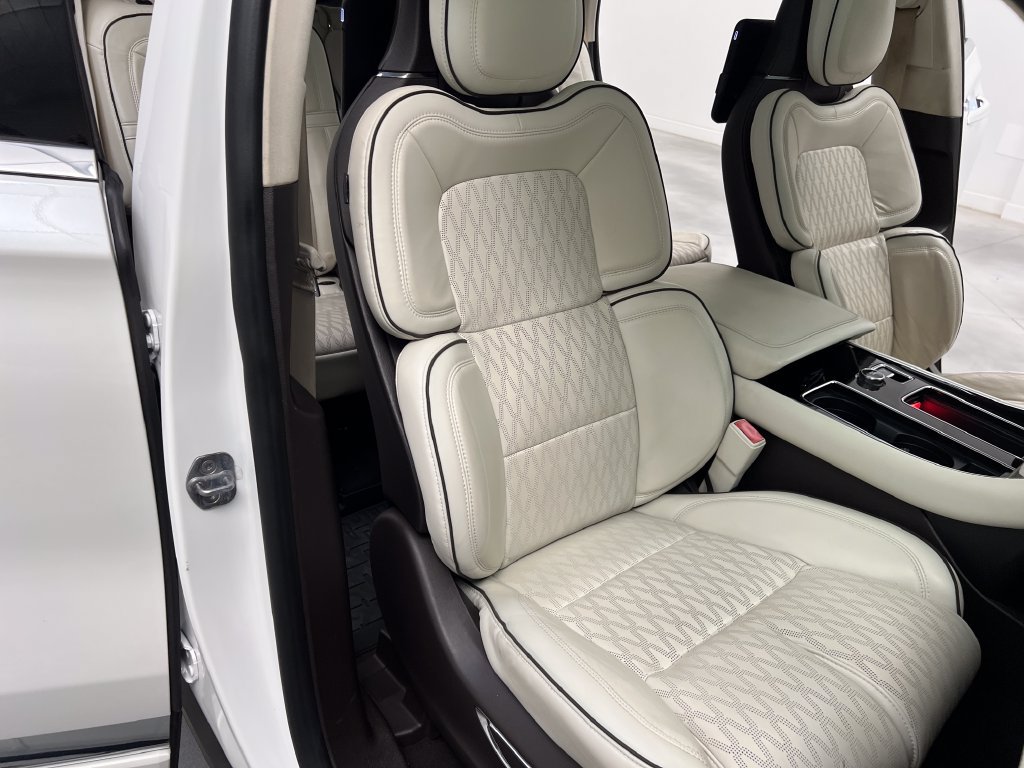 Used 2020 Lincoln Aviator Black Label w/ Dynamic Handling Package AWD/4WD image 34