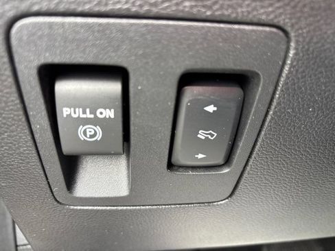 Used 2018 Ford F150 Platinum w/ Equipment Group 701A Luxury AWD/4WD image 56