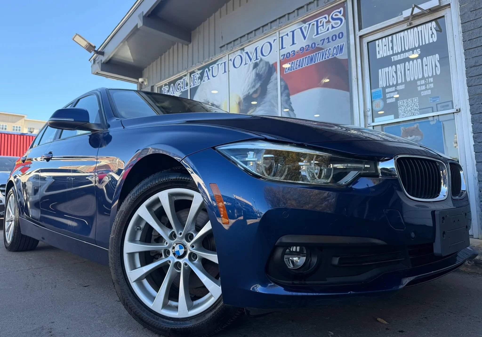 Used 2018 BMW 320i xDrive Sedan w/ Convenience Package AWD/4WD image 1