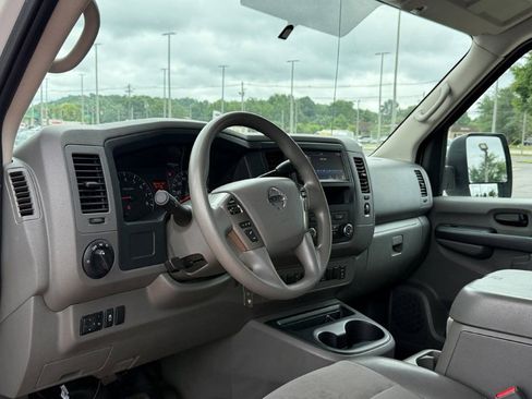 Used 2021 Nissan NV 2500 SV RWD image 11