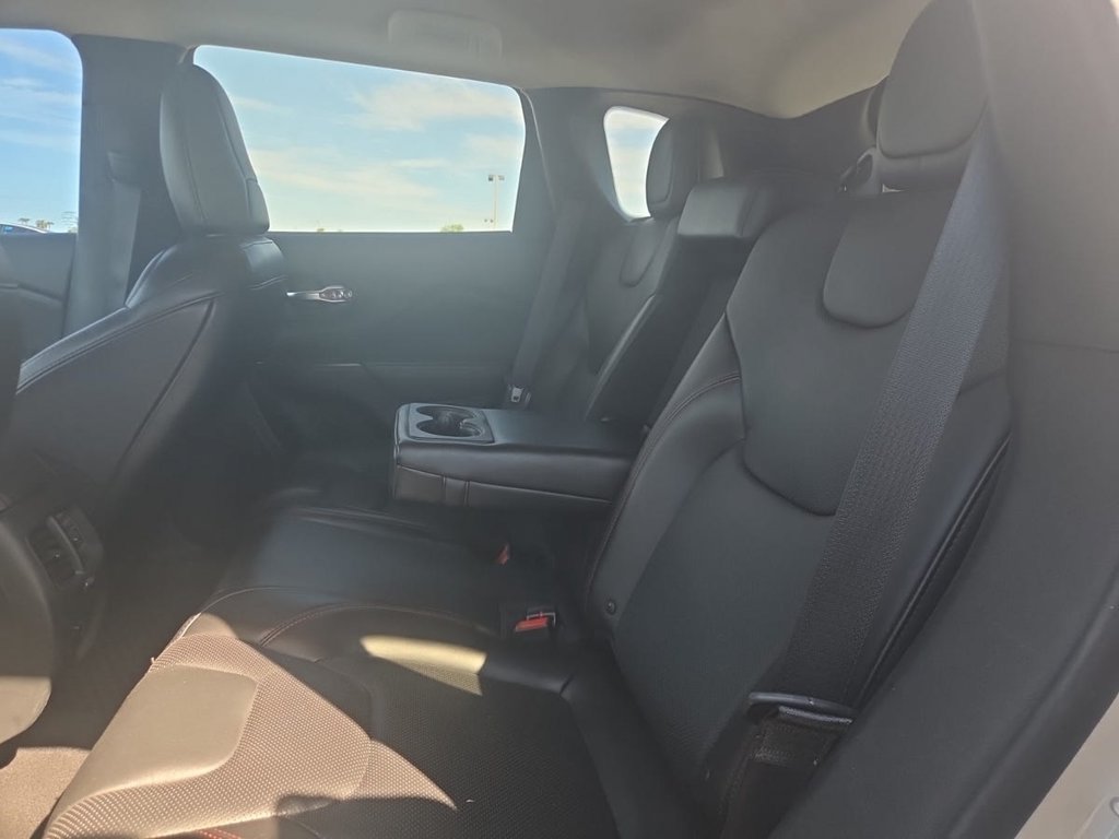 Used 2019 Jeep Cherokee Trailhawk AWD/4WD image 15