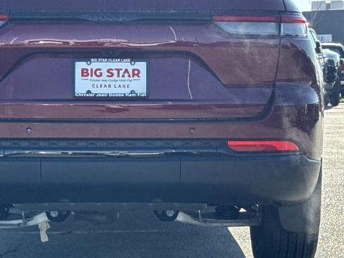 New 2025 Jeep Grand Cherokee Altitude image 11