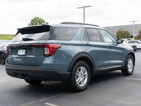 Used 2025 Ford Explorer Active RWD image 9