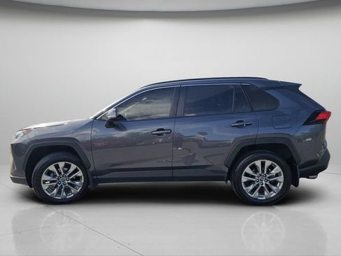 Used 2019 Toyota RAV4 XLE Premium w/ Cold Weather Package AWD/4WD image 21