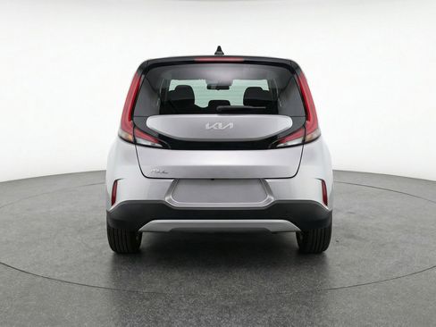 Used 2025 Kia Soul LX w/ LX Technology Package FWD image 7