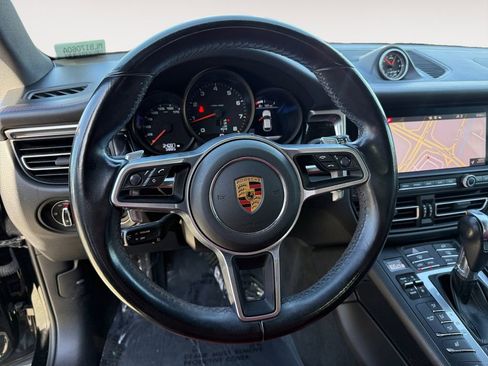 Used 2021 Porsche Macan image 17