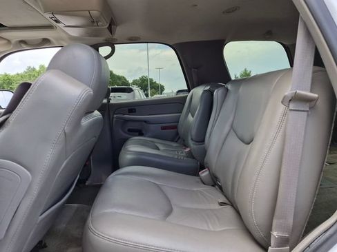 Used 2005 Chevrolet Tahoe Z71 w/ Preferred Equipment Group AWD/4WD image 23