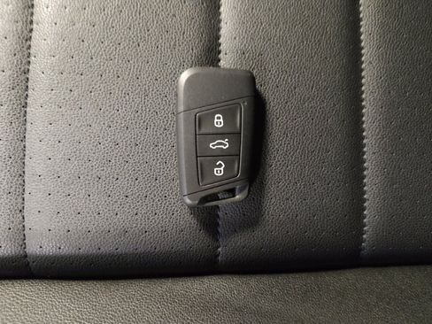 Used 2022 Volkswagen Jetta SE image 32