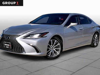 Used 2019 Lexus ES 350 w/ Luxury Package