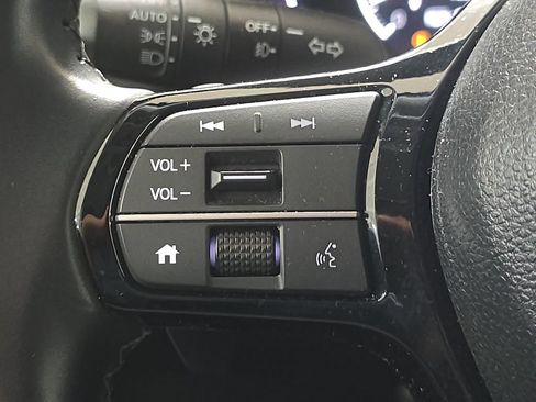 Used 2025 Honda Pilot EX-L image 12