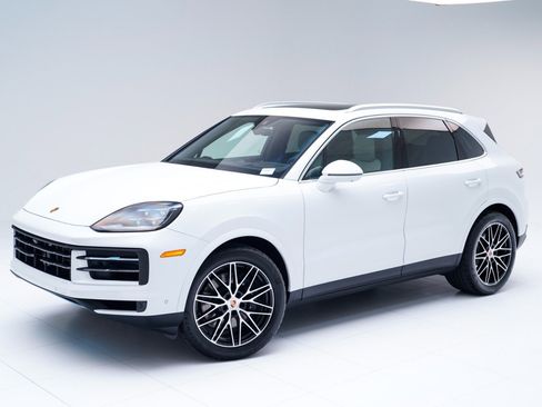 New 2026 Porsche Cayenne image 1