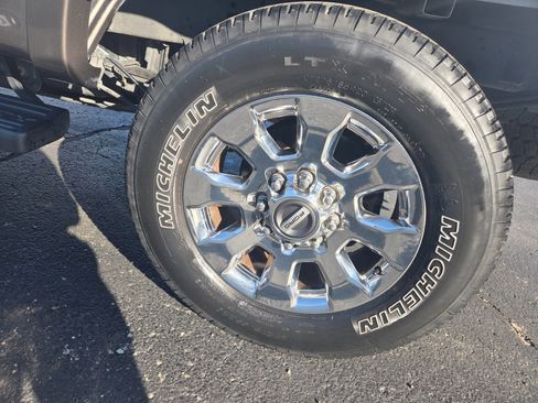 Used 2019 Ford F250 Lariat w/ Chrome Package image 19