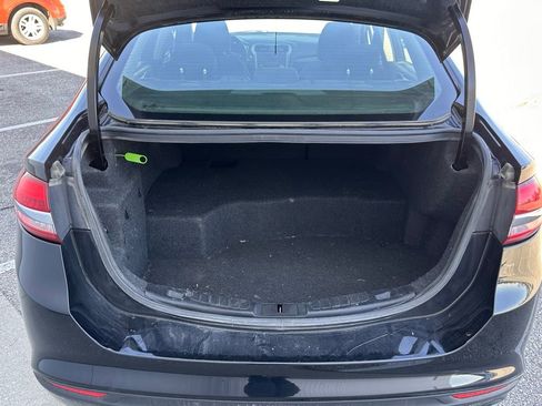 Used 2018 Ford Fusion SE image 16