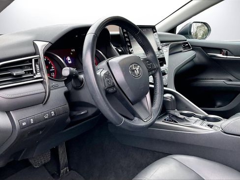 Used 2022 Toyota Camry XSE image 19