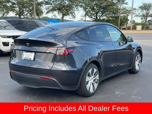 Used 2024 Tesla Model Y 2WD image 3