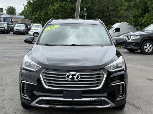 Used 2017 Hyundai Santa Fe SE AWD/4WD image 3