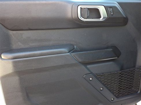 Certified 2025 Ford Bronco Badlands image 13