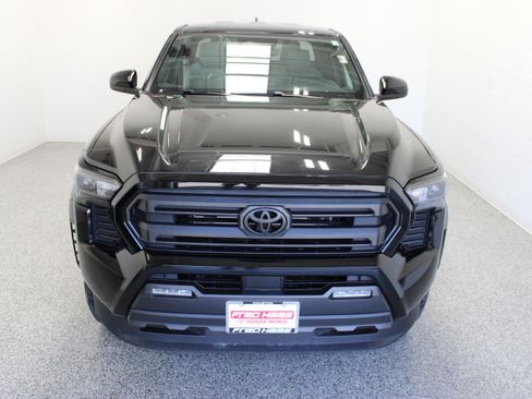 Used 2026 Toyota Tacoma SR5 AWD/4WD image 3