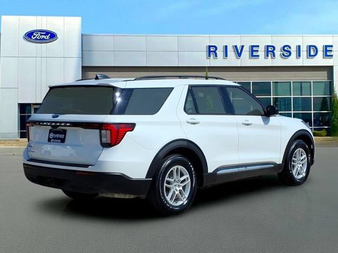Used 2025 Ford Explorer Active RWD image 7