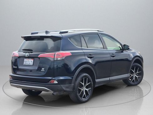 Used 2017 Toyota RAV4 SE image 8
