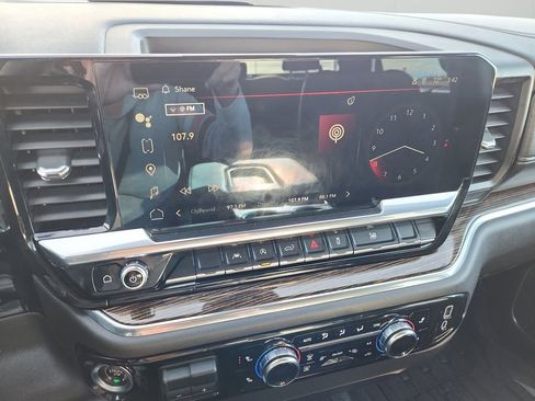 Used 2023 GMC Sierra 1500 SLE image 24