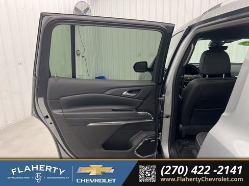 Used 2025 Chevrolet Traverse High Country w/ LPO, Floor Liner Package image 10