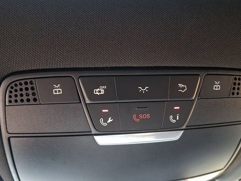 Used 2018 Mercedes-Benz GLC 300 4MATIC image 27