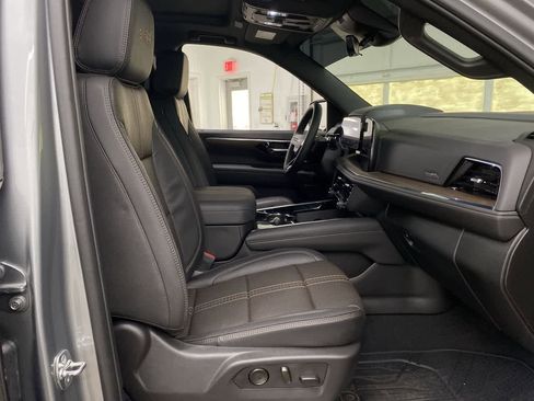 Used 2025 Chevrolet Tahoe High Country image 19