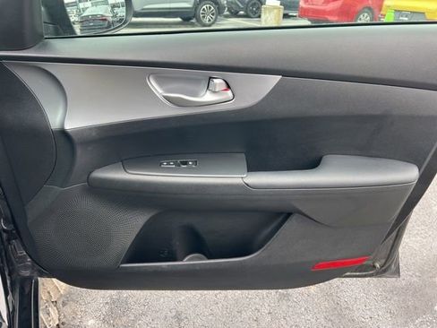 Certified 2022 Kia Forte LXS w/ LXS Technology Package image 28