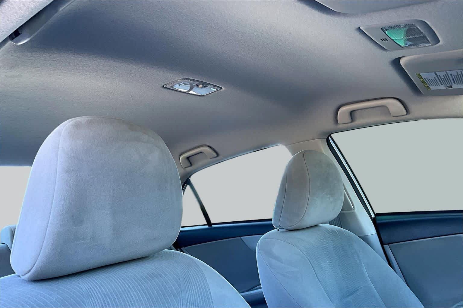 Used 2012 Toyota Corolla LE FWD image 14