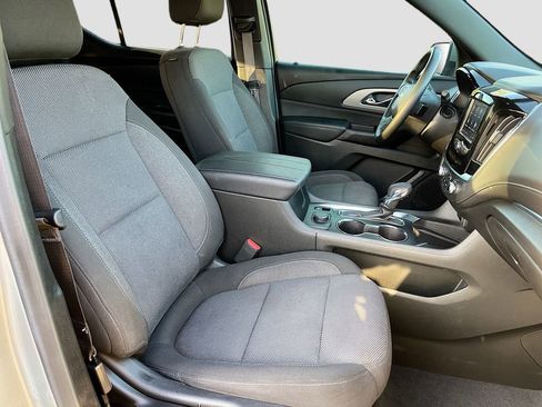 Used 2023 Chevrolet Traverse LT image 27