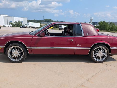 Used 1990 Buick Riviera Coupe FWD image 6